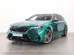 BMW 5-serie Touring - M5 Automaat / Trekhaak / M Drive Professional / Comfort Access / Stoelventilatie / Bowers