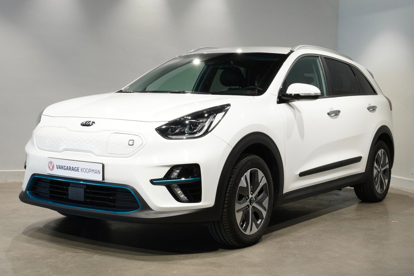 Kia e-Niro - DynamicLine 64 kWh SOH 100%|ACC|Carplay|Dodehoek - AutoWereld.nl