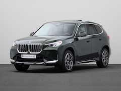 BMW X1 - xDrive25e | Harman-Kardon Sound System | Sportstoelen Voor | Glazen Panoramadak |