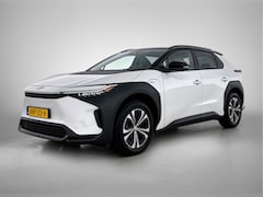Toyota bZ4X - Dynamic 71 kWh Bi-Tone | BTW voertuig | Panoramadak | Stoel+stuurverwarming | 360 Camera |