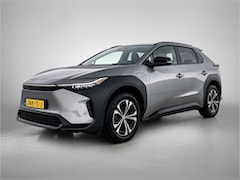 Toyota bZ4X - Dynamic 71 kWh | Navigatie | PDC | Stoel en stuurverwarming | ACC | El. achterklep |