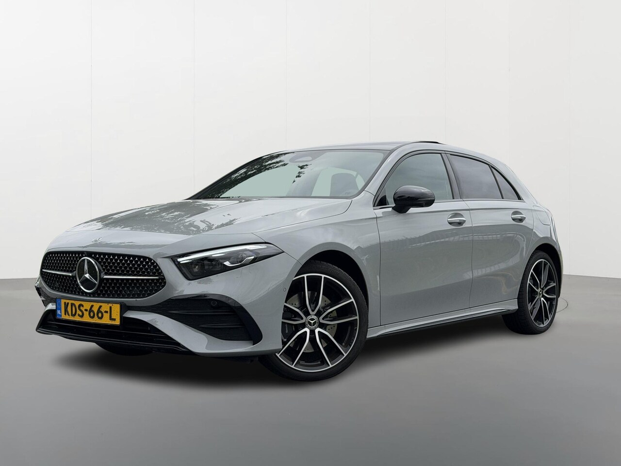 Mercedes-Benz A-klasse - 250e Business Solution AMG | Panoramaschuifdak | AMG Plus Line | Head up | Nightpakket | 1 - AutoWereld.nl