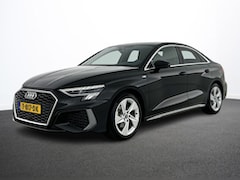 Audi A3 Limousine - 30 TFSI S edition Navigatie Apple Carplay/Android Auto Parkeersensoren Adaptive Cruise Con