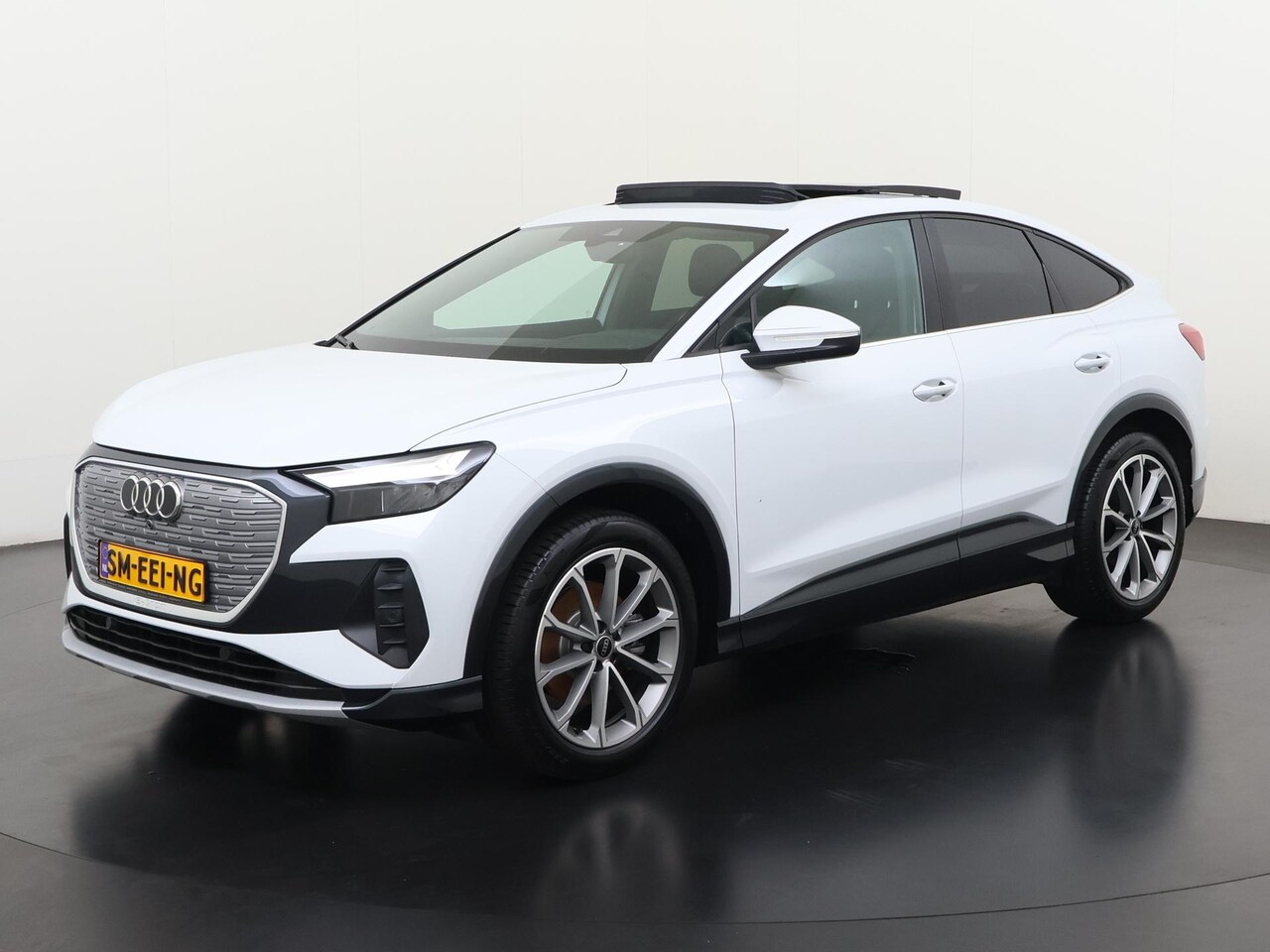 Audi Q4 Sportback e-tron - 35 55 kWh | SOH 94% | Panoramadak | Head Up | Camera | 1 Fase | Zondag Open! - AutoWereld.nl
