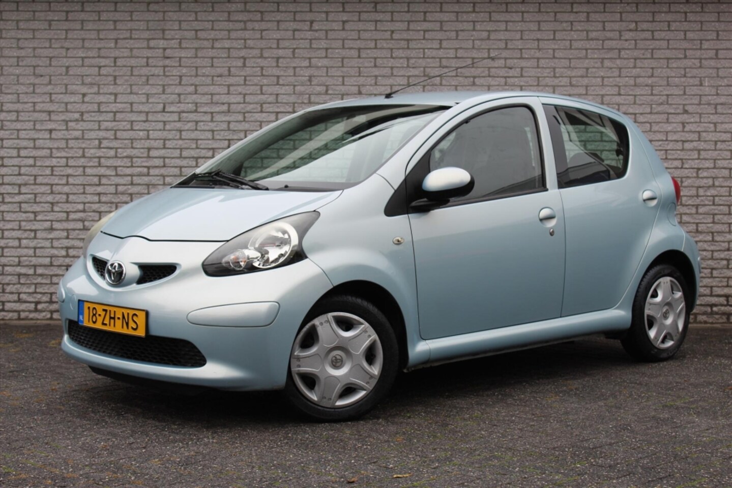 Toyota Aygo - 1.0 12V VVT-I 5DRS Plus - AutoWereld.nl