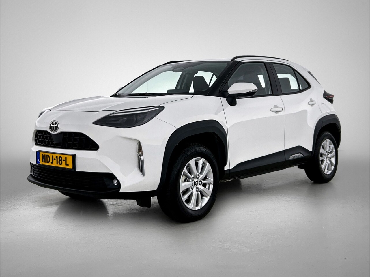 Toyota Yaris Cross - 1.5 Hybrid Active | Voorstoelen verwarmd | - AutoWereld.nl