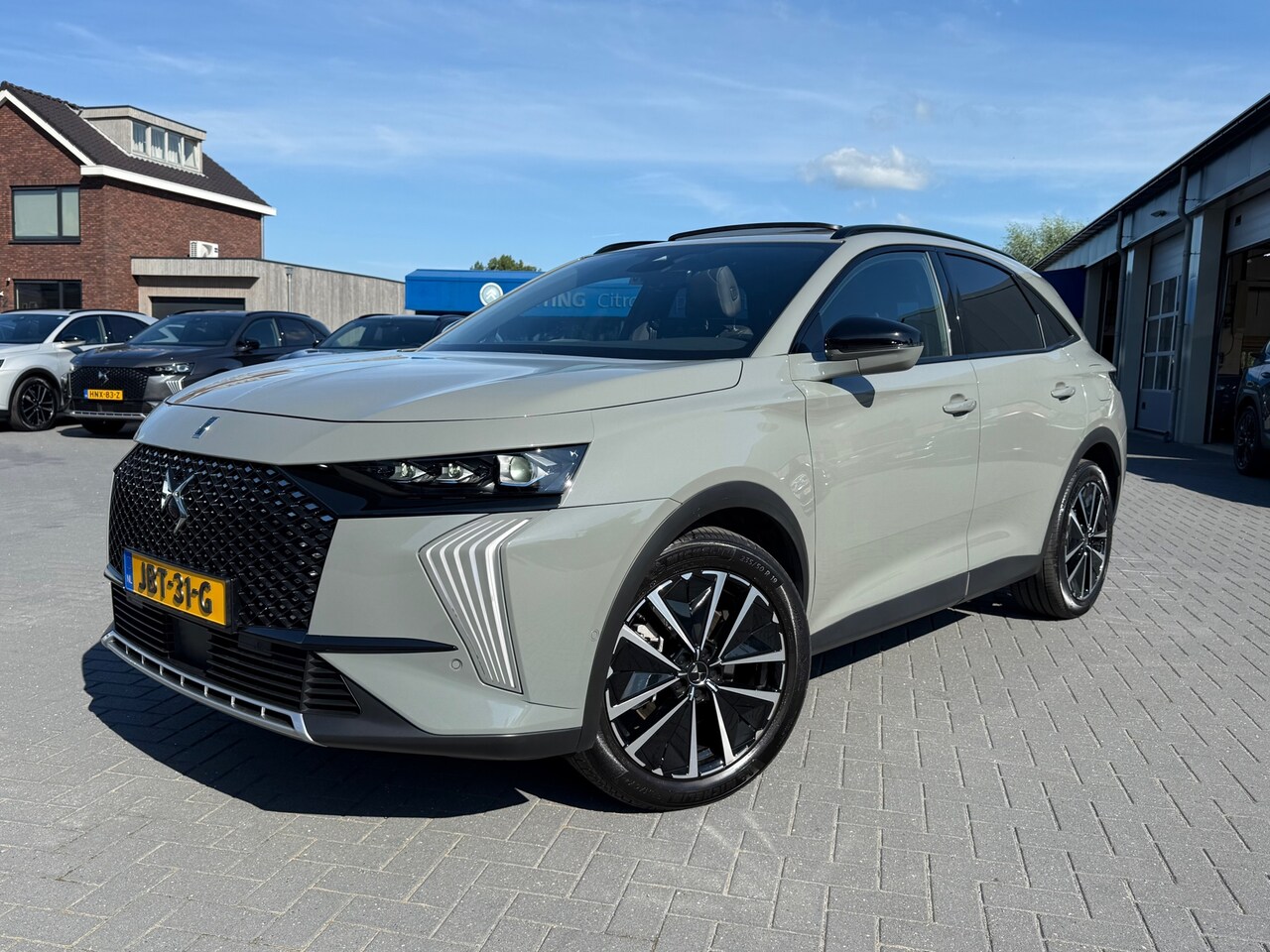 DS 7 - 1.6 PHEV 300 4x4 PALLAS HIFI FOCAL SCHUIFDAK COMF PACK >8 JAAR GARANTIE - AutoWereld.nl