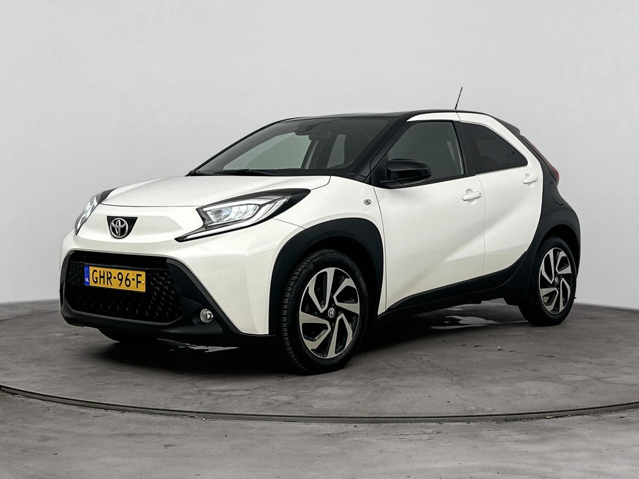 Toyota Aygo X - 1.0 VVT-i S-CVT Pulse | Cruise Control Adaptief | Achteruitrijcamera | * - AutoWereld.nl