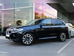 BMW iX3 - Executive M Sport / Sportstoelen / Memory / Achteruitrijcamera / Adaptieve LED / Stoelverw