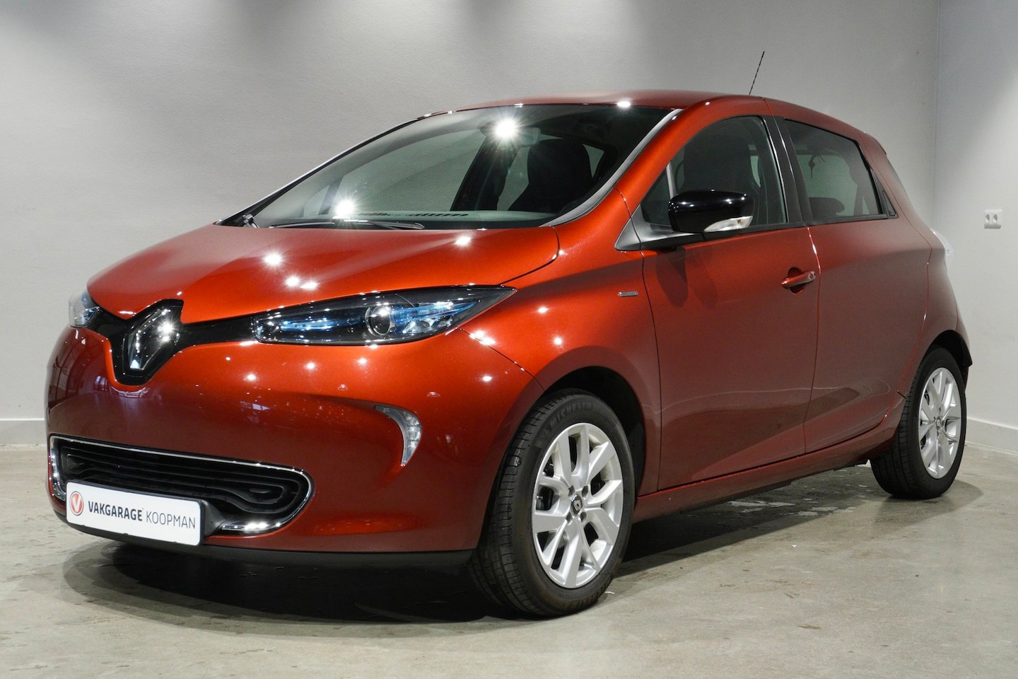 Renault Zoe - R110 Life Carshare 52 kWh Garantie/Huuraccu|Cruise|Keyless - AutoWereld.nl