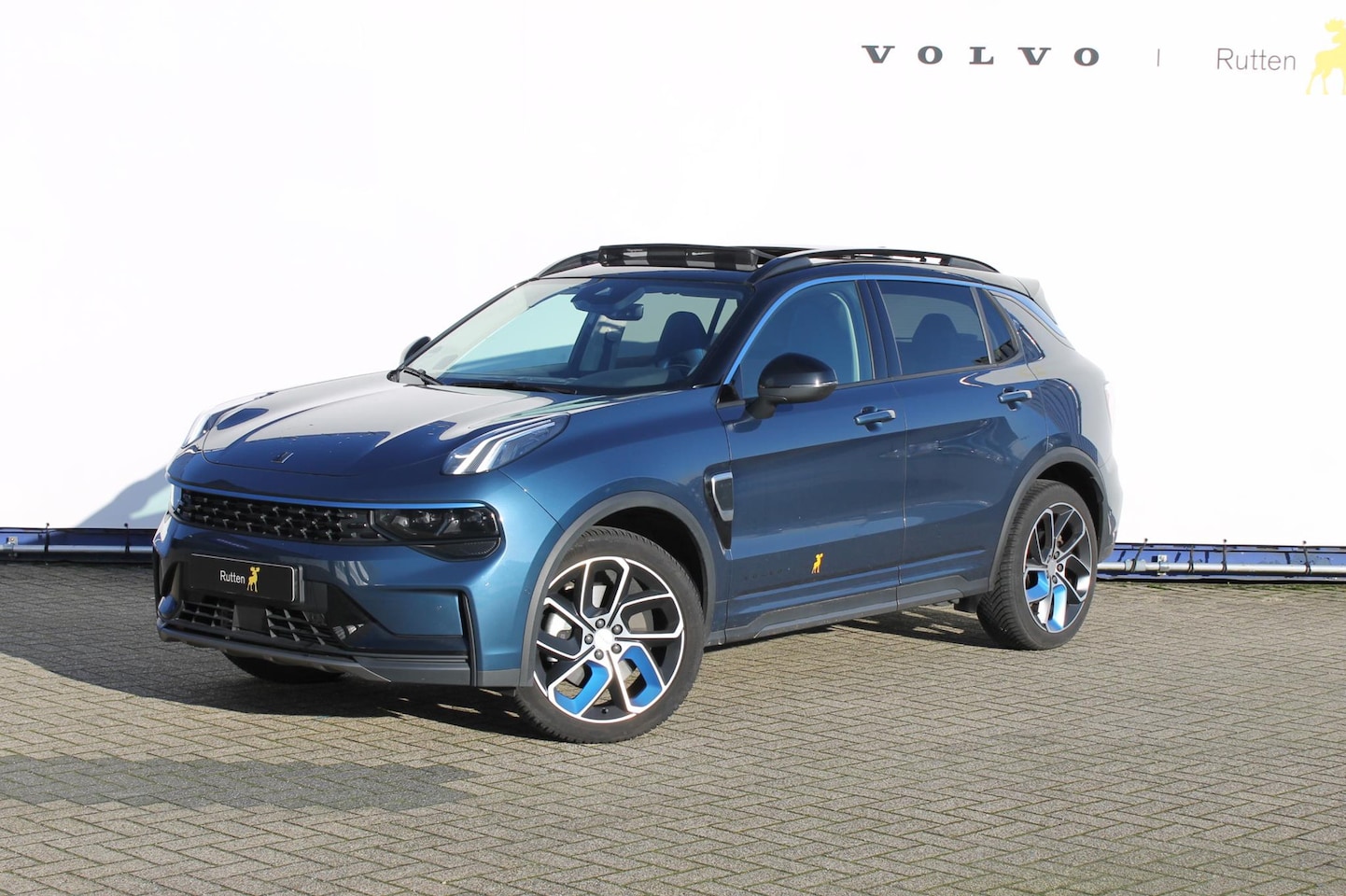 Lynk & Co 01 - /360 Camera/ Adaptieve cruise control/ Elektrische stoelen/ BLIS/ Stoelverwarming/ Elektri - AutoWereld.nl