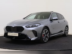 BMW 1-serie - 120 M Sport Automaat / Panoramadak / Sportstoelen / Achteruitrijcamera / M Adaptief onders