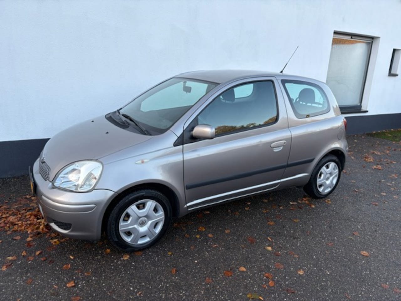 Toyota Yaris - 1.3 VVT-i Sol 1.3 VVT-i Sol, '04, 100% onderhouden, nwe. koppeling ! - AutoWereld.nl
