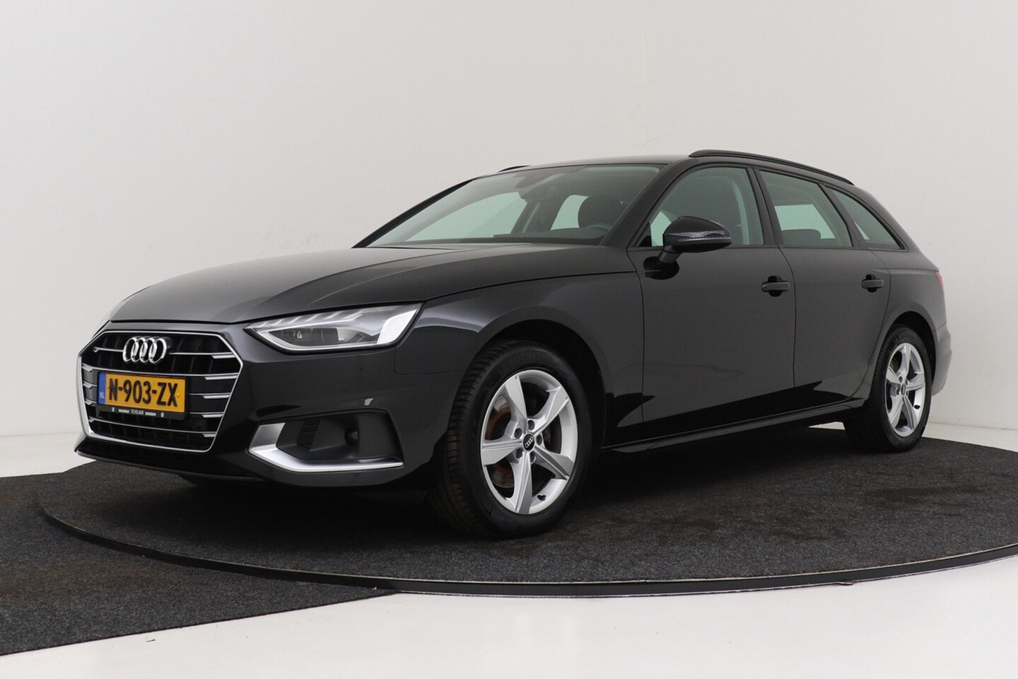 Audi A4 Avant - 35 TFSI S edition | Virtual Cockpit | CarPlay | Trekhaak | Stoelverwarming | - AutoWereld.nl
