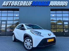 Toyota Aygo X - 1.0 VVT-i MT Play NL.Auto/Carplay/Camera/Led/Airco/Navigatie/1Ste Eigenaar/Dealer Onderhou