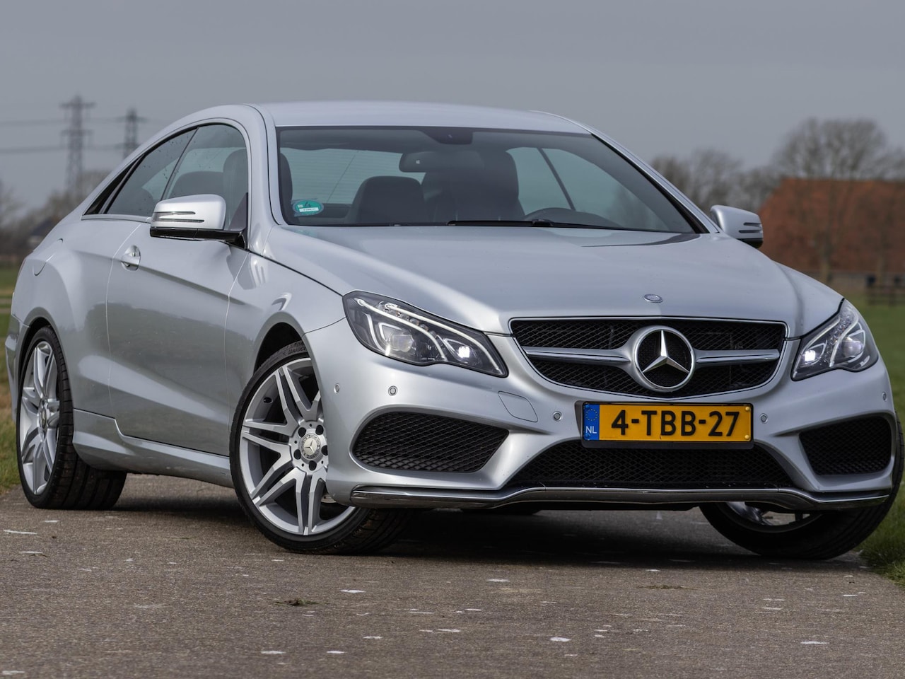 Mercedes-Benz E-klasse Coupé - 200 Ambition AMG LED 19" Schakelflippers - AutoWereld.nl