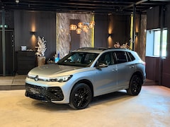 Volkswagen Tiguan - 1.5 eHybrid 3X R-LINE|Pano|Full options