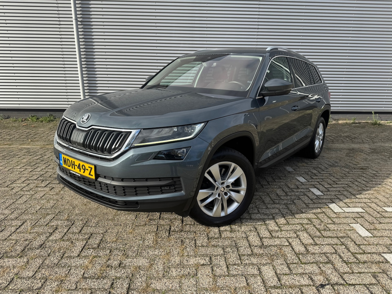Skoda Kodiaq - 2.0 TSI 4x4 Style Business 7p. 2.0 TSI 4x4 Style Business 7p.,leder/alcantara,Nav/Camera/Carplay-Android,Trekhaak - AutoWereld.nl