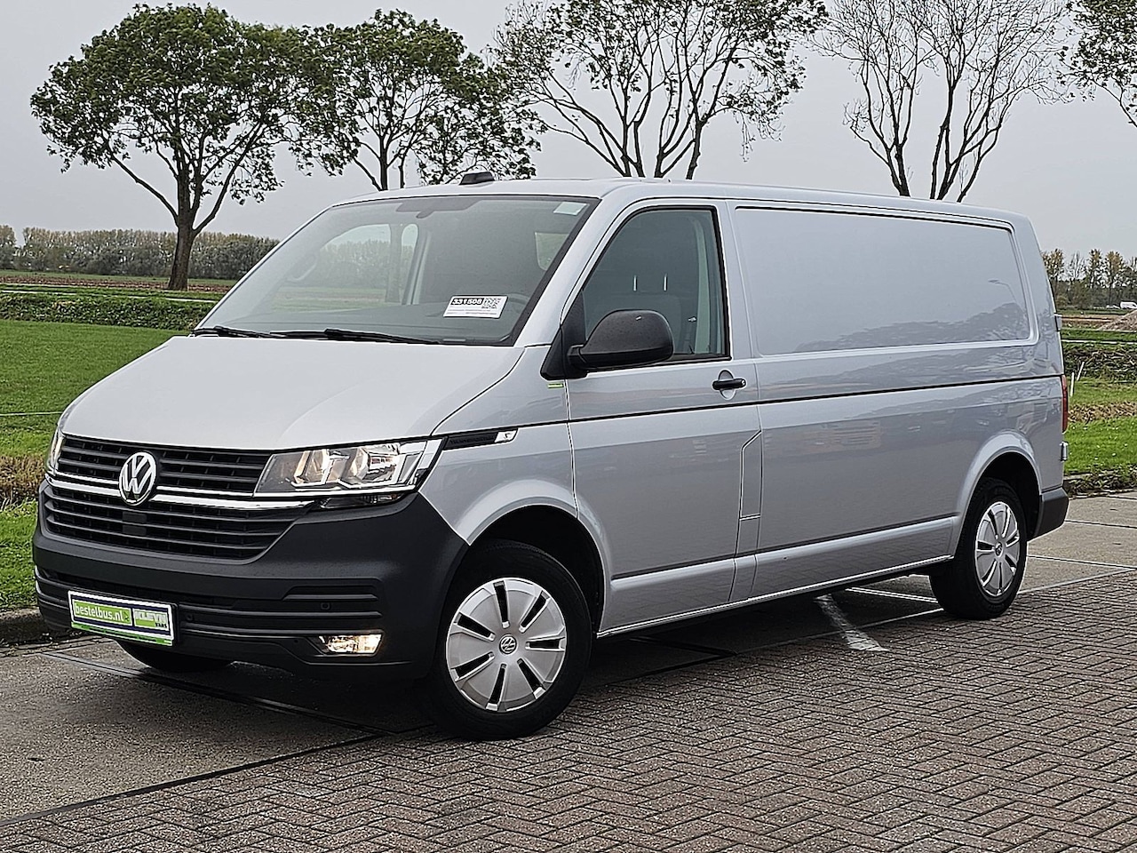 Volkswagen Transporter - 2.0 TDI L2H1 28 Highline T6.1 150Pk Cruise control, Airco, Pdc, Carplay, NAP, Voorruitverw - AutoWereld.nl
