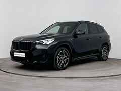 BMW X1 - sDrive20i M Sport Automaat / Sportstoelen / Achteruitrijcamera / Stoelverwarming / Getint