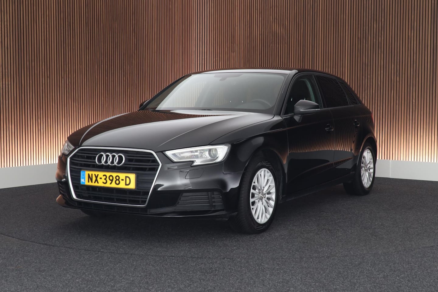 Audi A3 Sportback - 1.4 TFSI 150pk CoD S-Tronic Trekhaak Xenon Privacyglass - AutoWereld.nl