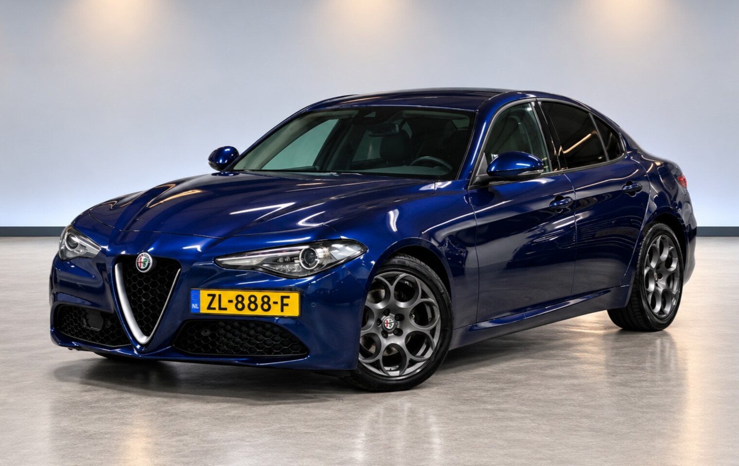 Alfa Romeo Giulia - 2.0T Super | CAMERA | TREKHAAK | KEYLESS | ADAPT. CRUISE | GOED ONDERHOUDEN! - AutoWereld.nl