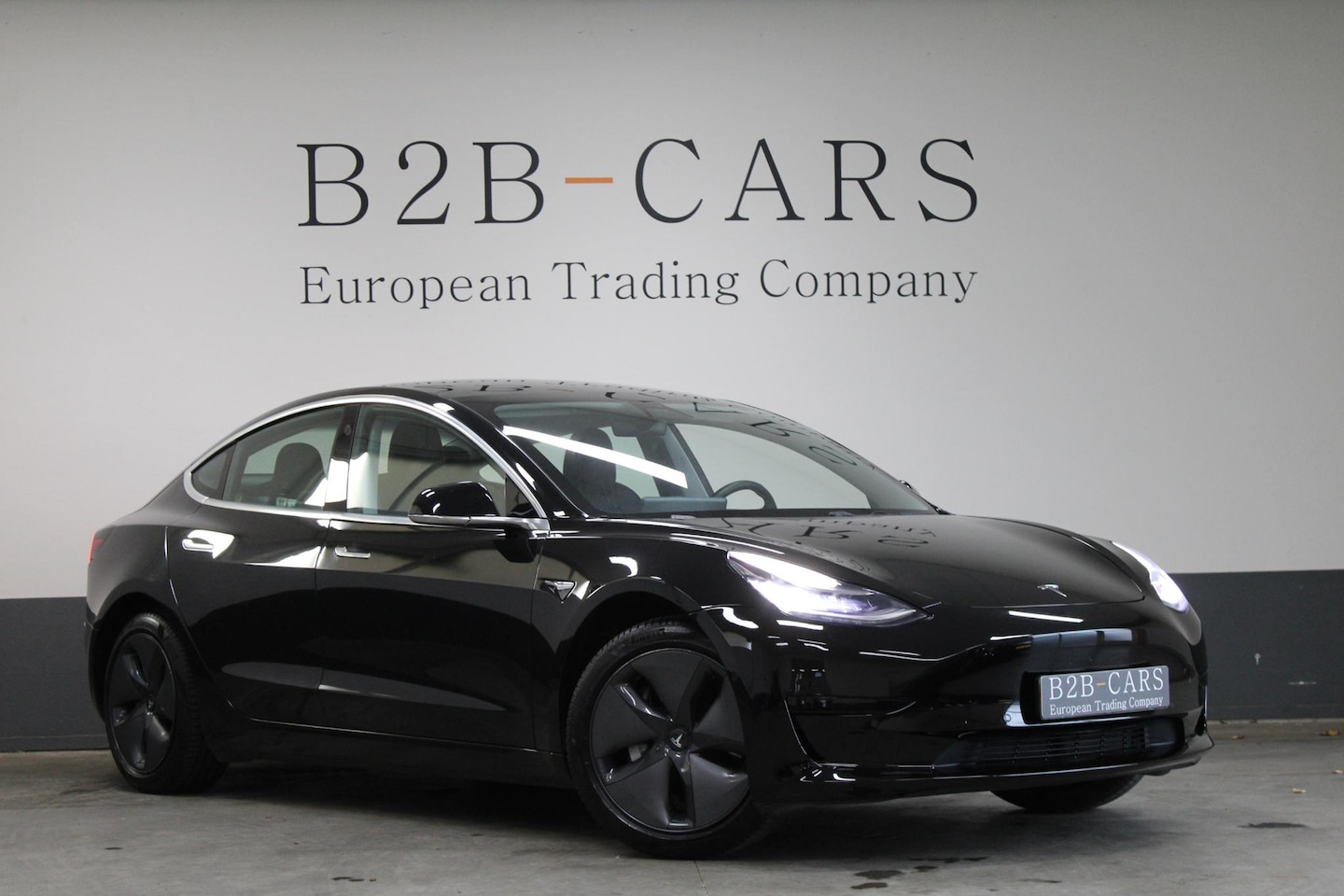Tesla Model 3 - Standard Plus 60 kWh | SOH 86,6 % | Trekhaak | Panorama | Leder | LED | BTW Auto - AutoWereld.nl