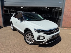 Volkswagen T-Roc - 1.5 TSI DSG|ACC/DIGITAAL/TRHK/IQ-LIGHTSKM94500/FACELIFT