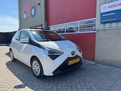 Toyota Aygo - 1.0 VVT-i x-play cabrio, Carplay, Camera, Bluetooth, Navigatie, NAP, 1e eig en Dealer onde