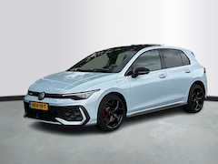 Volkswagen Golf - GTE 1.5 TSI eHybrid 272pk DSG | Panoramadak | 360 camera | Stoelverwarming | Side assist /