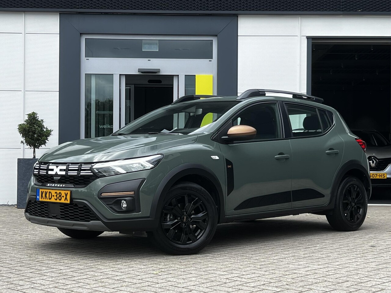 Dacia Sandero Stepway - 1.0 TCe 90 Extreme | Automaat | Schuifdak | Stoelverwarming | Achteruitrijcamera | - AutoWereld.nl