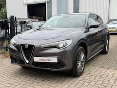 Alfa Romeo Stelvio - 2.0 T AWD Q4 200PK Leer Navi Trekhaak Keyless