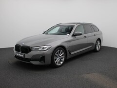 BMW 5-serie Touring - 530e 215kW xDrive Auto | Apple Carplay / Android Auto | Panoramadak | Sfeerverlichting | H