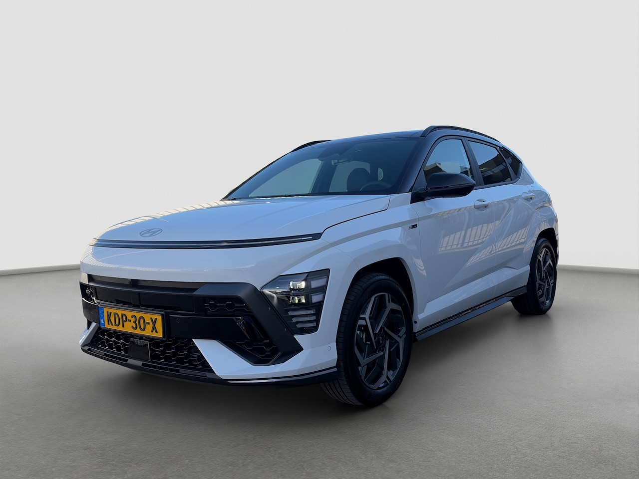 Hyundai Kona - 1.6 GDI 141pk HEV N-Line Sky TT | Premium audio | 360 camera | Bestuurdersstoel met geheug - AutoWereld.nl