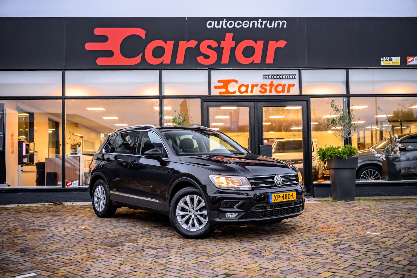 Volkswagen Tiguan - 1.5 TSI ACT Comfortline Business|Pano|Virtual|Pdc - AutoWereld.nl