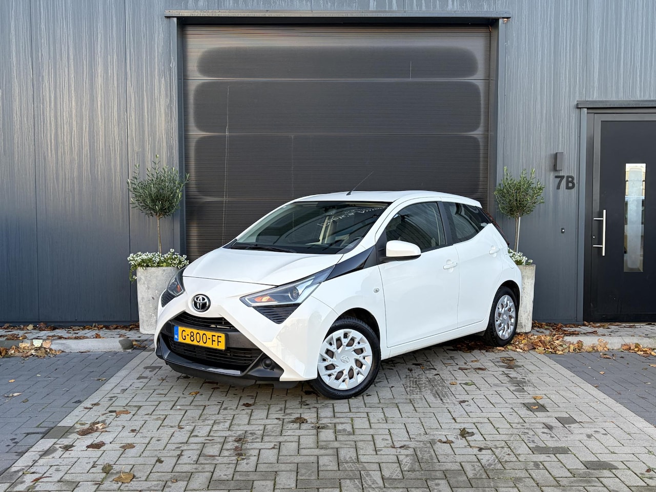 Toyota Aygo - 1.0 VVT-i x-play | Automaat | Airco | Apple CarPlay | Achteruitrijcamera | Dealeronderhoud - AutoWereld.nl