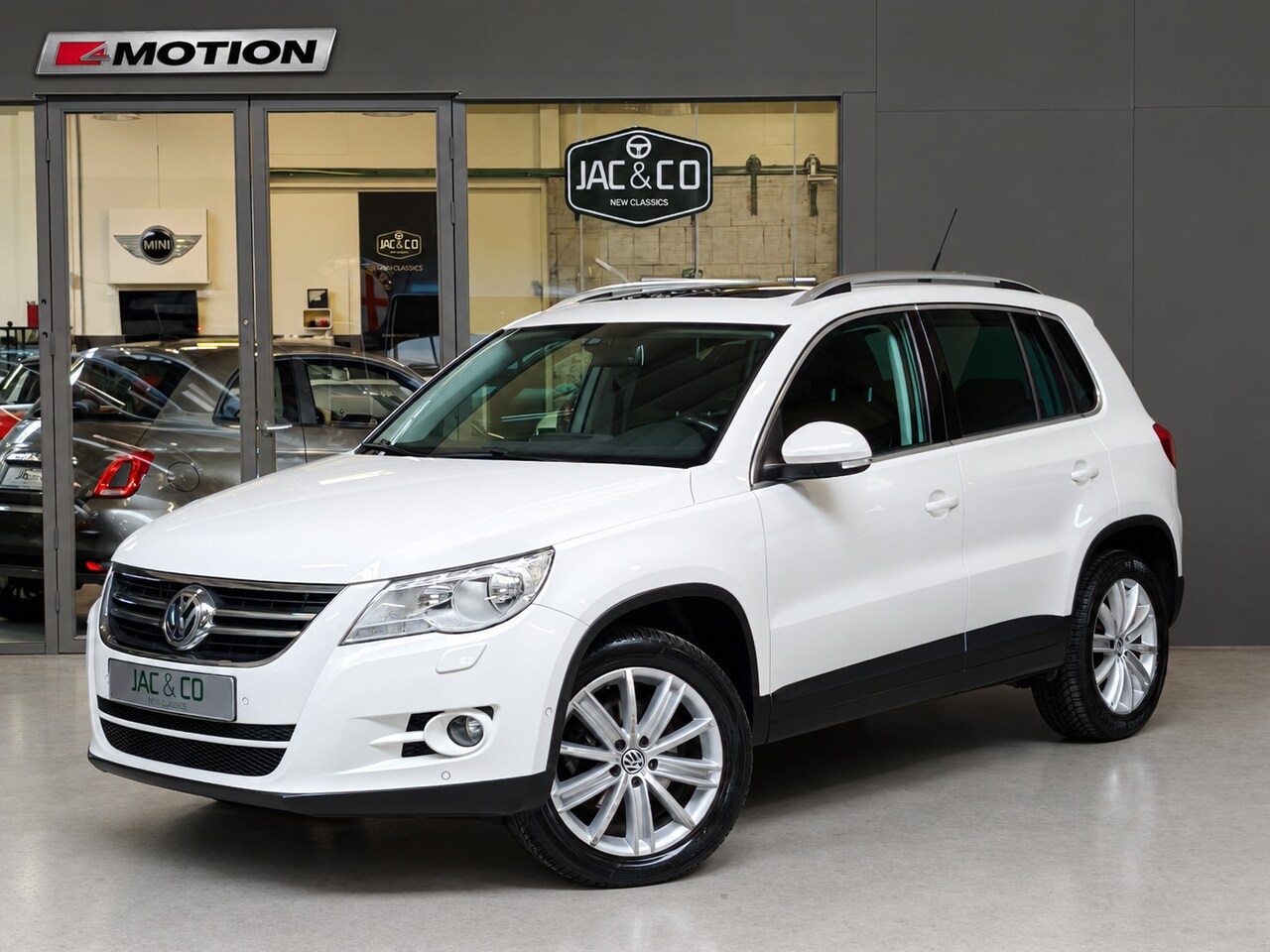 Volkswagen Tiguan - 150-pk Sport&Style 4Motion Carplay - Trekhaak - AutoWereld.nl