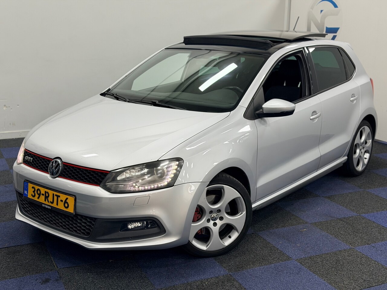 Volkswagen Polo - 1.4 TSI GTI / NIEUWE DSG / KETTING VERVANGEN / DEALER ONDERHOUDEN - AutoWereld.nl