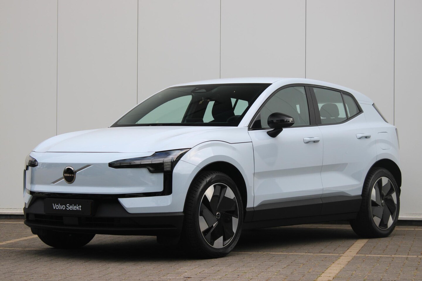 Volvo EX30 - Single Motor Extended Range Plus 69 kWh | Elektrisch verstelbare en verwarmbare voorstoele - AutoWereld.nl