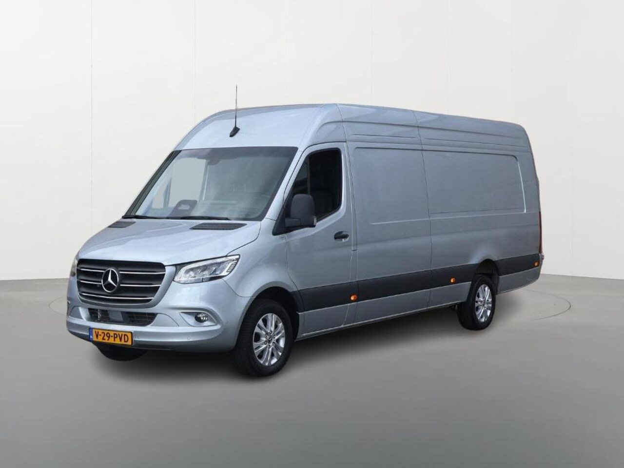 Mercedes-Benz Sprinter - 319 CDI | AUT. | L4 H2 | PRO | DISTRONIC PLUS | APPLE CARPLAY/ANDROID AUTO | TREKHAAK | LM - AutoWereld.nl