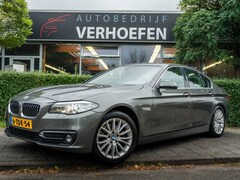 BMW 5-serie - 520i Luxury Edition NAP/STOELVERWARMING/MEMORY/TREKHAAK/LEDEREN BEKLEDING/ELEKTRISCHE STOE