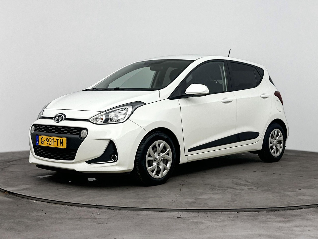 Hyundai i10 - 1.0i Premium | Apple Carplay | Android auto | Navi | Stootlijsten zijkant | Parkeersensore - AutoWereld.nl