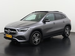 Mercedes-Benz GLA-Klasse - 250e Progressive Night | Panoramadak | Widescreen | Elektr achterklep | Zondag Open