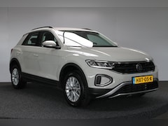 Volkswagen T-Roc - 1.5 TSI Style|Rijklaar prijs|Trekhaak afn.baar|Adap. cruise|Carplay|Navi|Sensoren