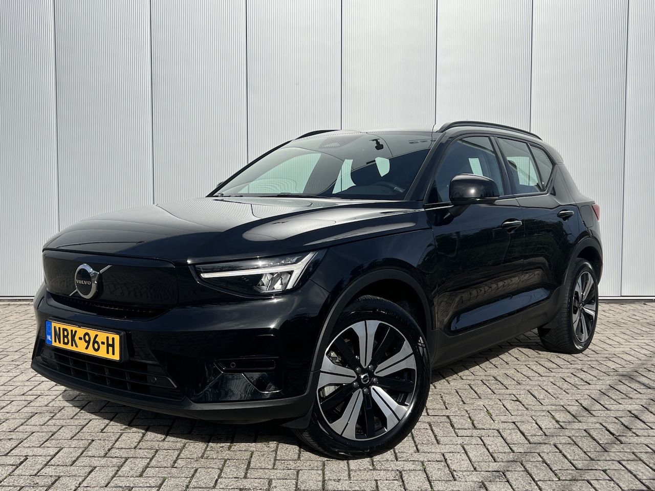 Volvo XC40 - Recharge Plus Trekhaak Camera Blis Warmtepomp Carplay Stoel + Stuurverwarming ACC 19 Inch - AutoWereld.nl