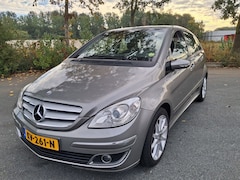 Mercedes-Benz B-klasse - 200 NETTE AUTO RIJDT EN SCHAKELT GOED