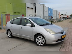 Toyota Prius - 1.5 VVT-i Tech Edition navi camera cruise dealer onderhouden