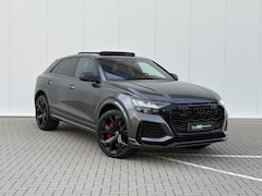 Audi Q8 - 4.0 TFSI RS Q8 quattro | 726 PK | KERAMISCHE REMMEN | DAYTONA GREY | PANO | CARBON | BTW