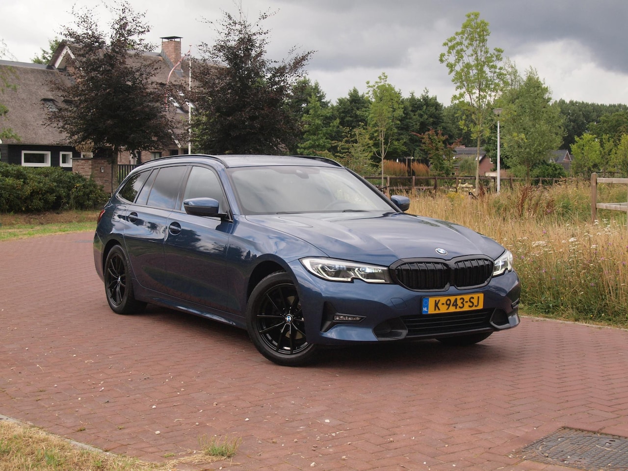 BMW 3-serie Touring - 318i High Executive | Camera | Sfeerverlichting | Apple Carplay | LED-Laser | NL-Auto | - AutoWereld.nl