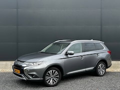 Mitsubishi Outlander - 2.0 4WD 7p Intense+ Pano | Leder | Clima